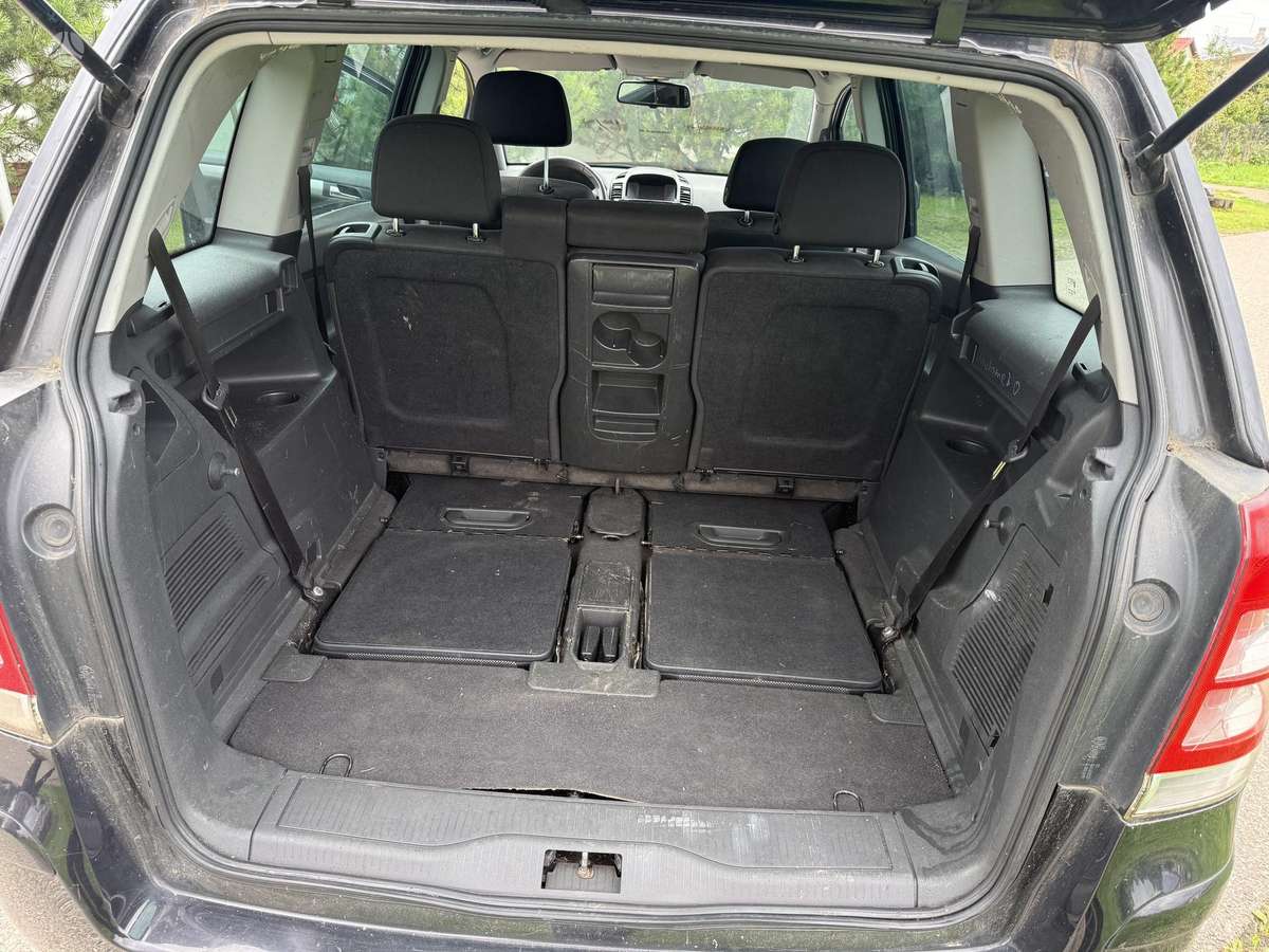 Opel Zafira 2011 — photo 9