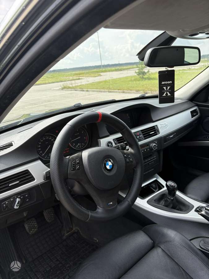 BMW 325 2008 — photo 11
