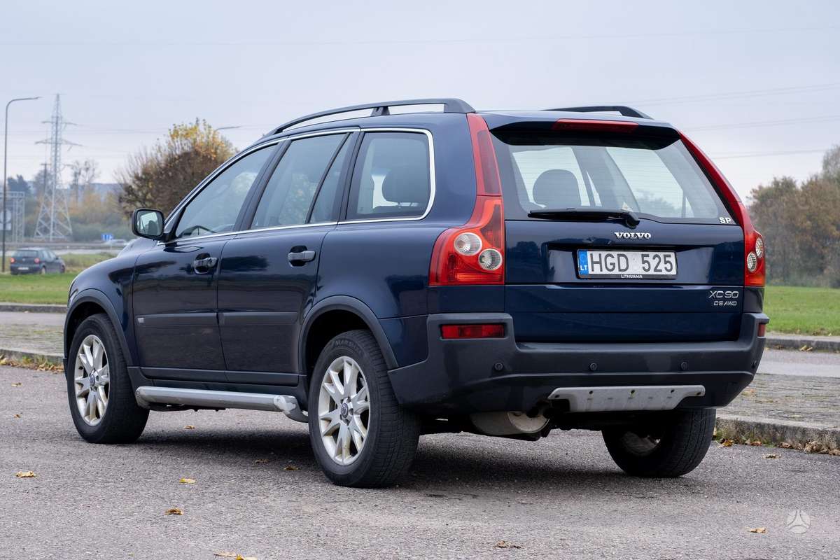 Volvo XC90 2004 — interior