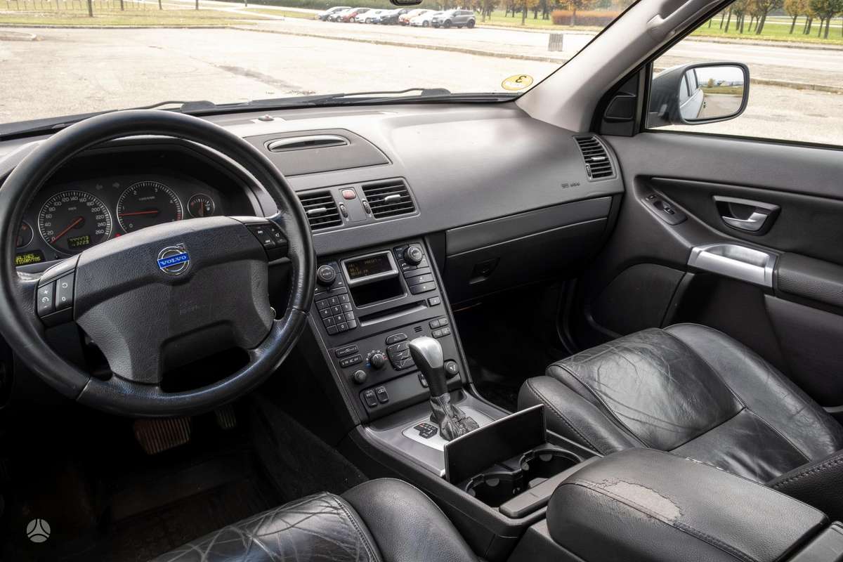 Volvo XC90 2004 — photo 9