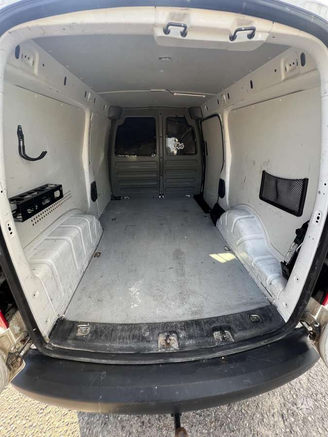 Volkswagen Caddy 2013 — photo 7