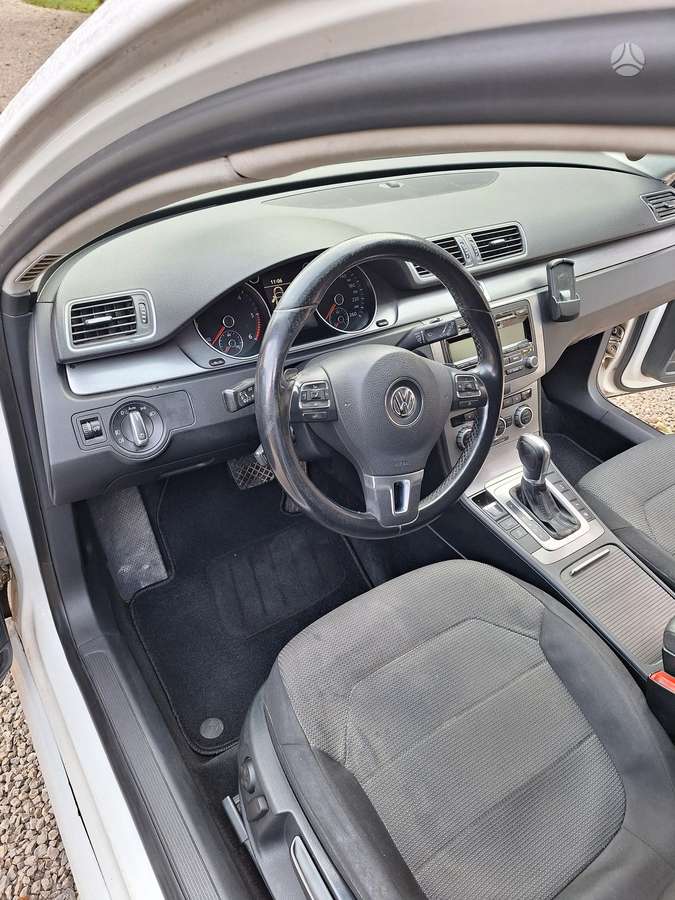 Volkswagen Passat 2013 — photo 13