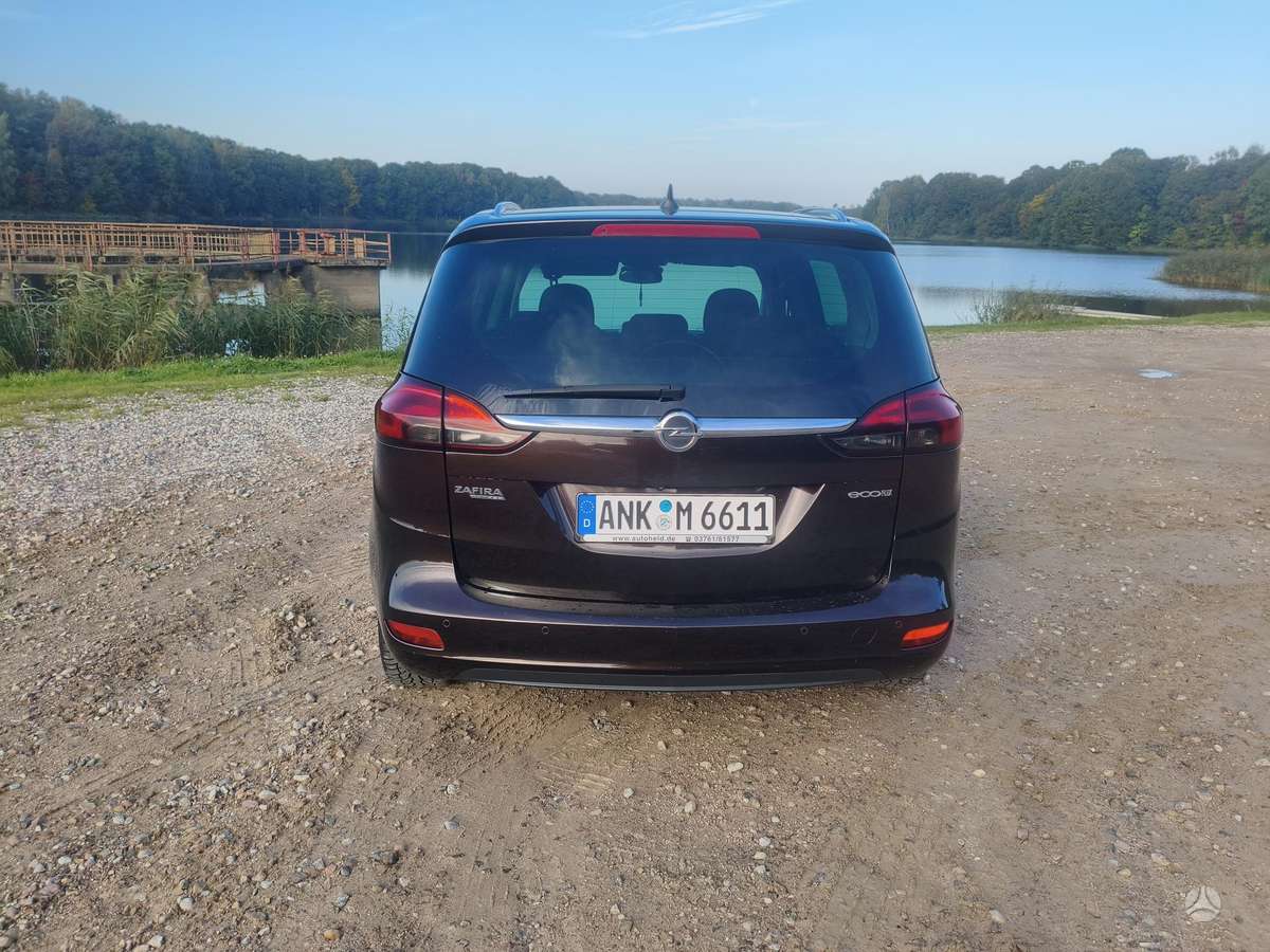 Opel Zafira 2014 — фото 10