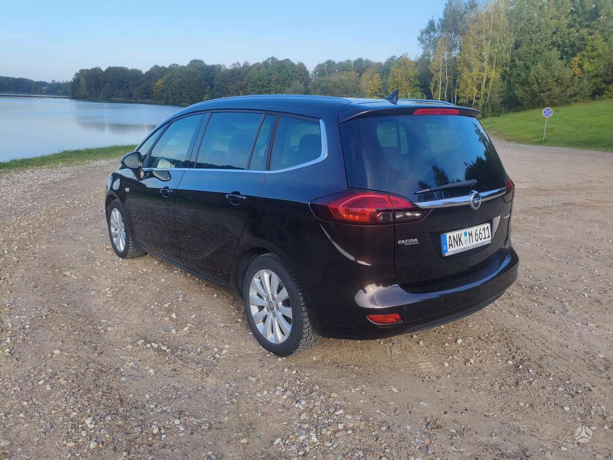 Opel Zafira 2014 — фото 11