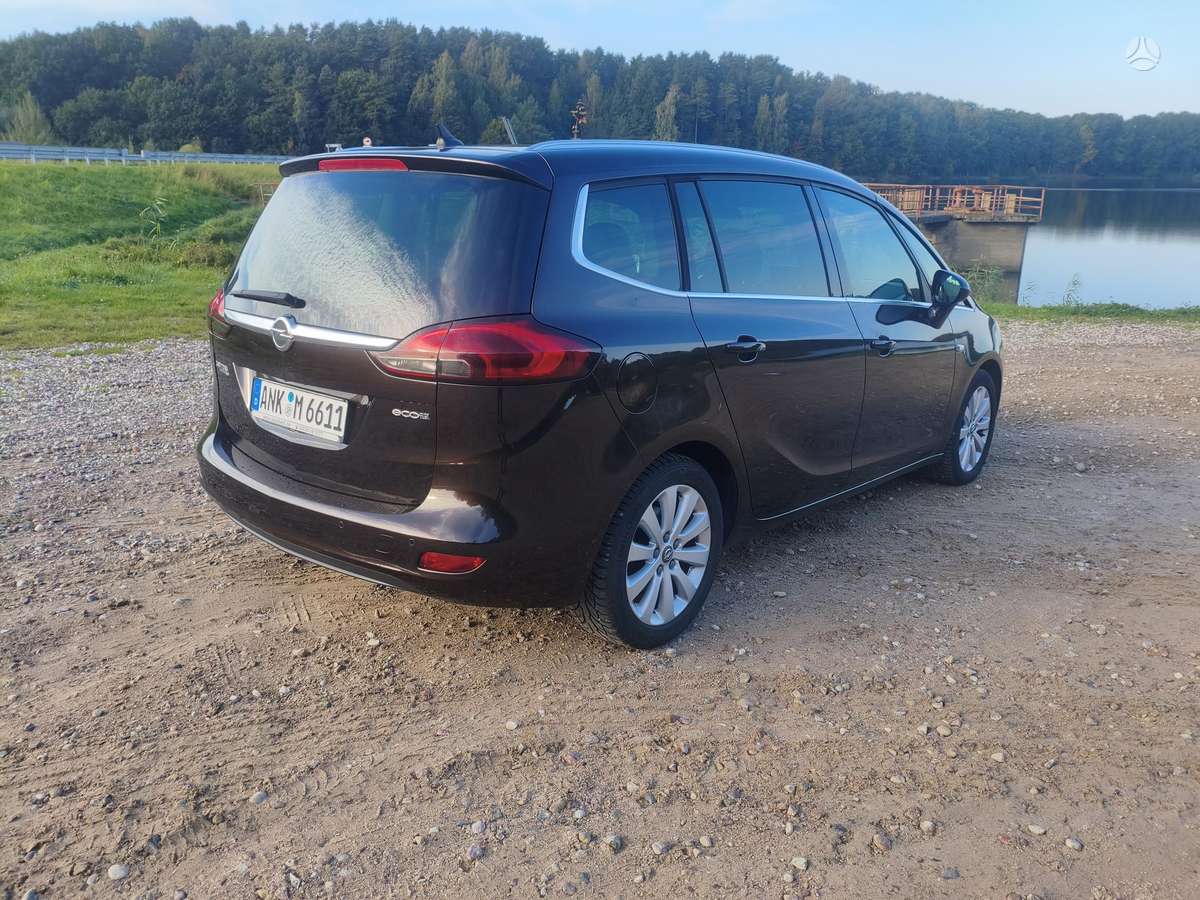 Opel Zafira 2014 — фото 9