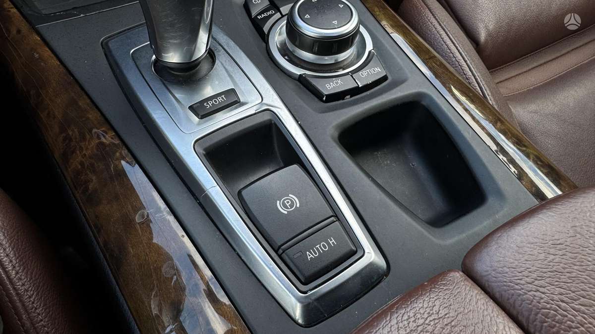 BMW X5 2011 — photo 15