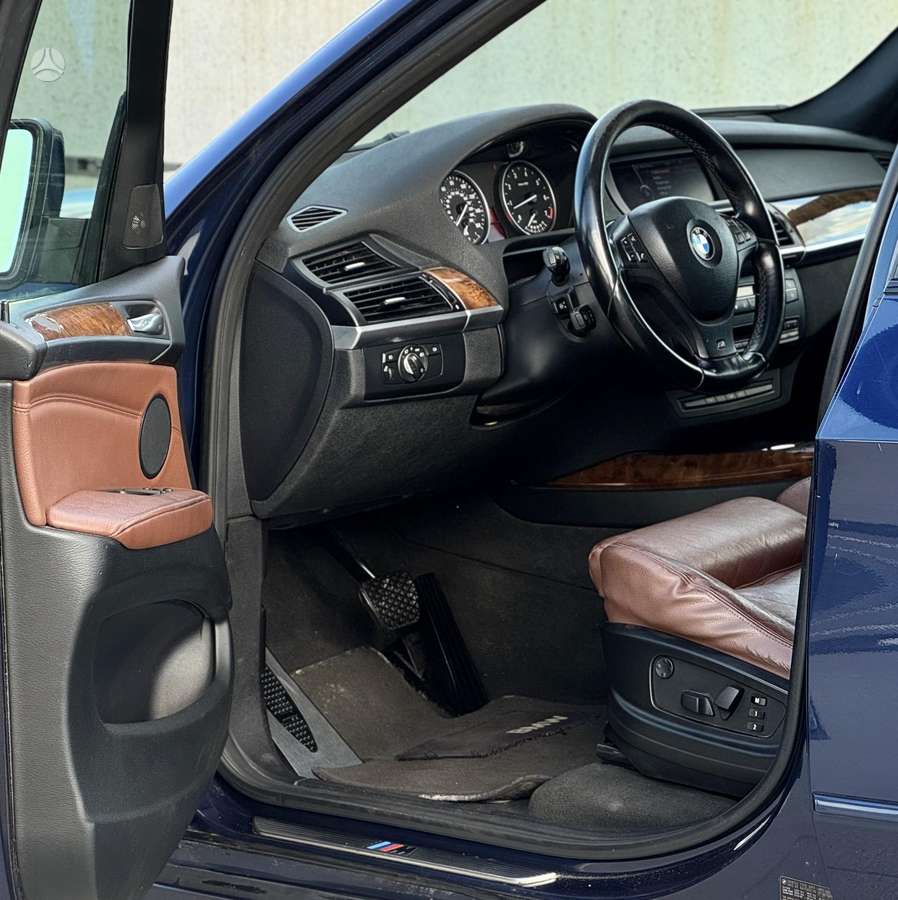 BMW X5 2011 — photo 5