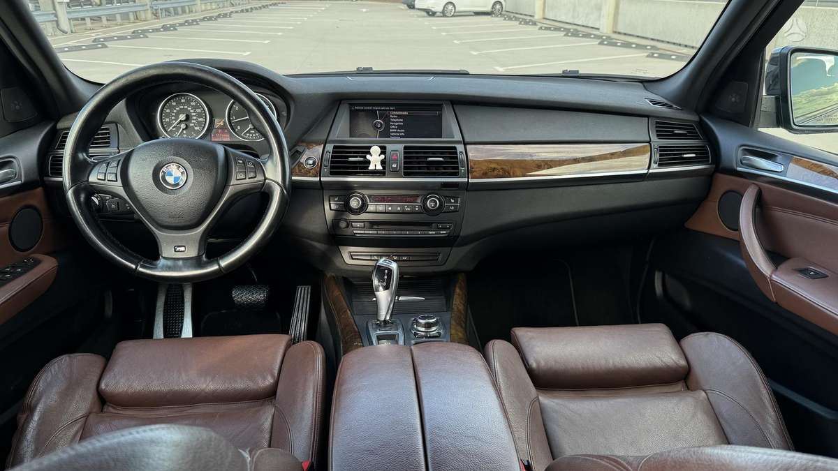 BMW X5 2011 — photo 6