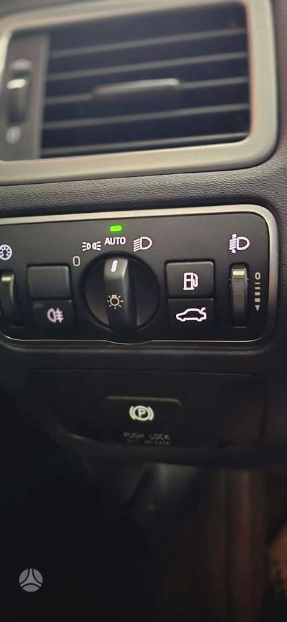 Volvo V70 2014 — photo 23