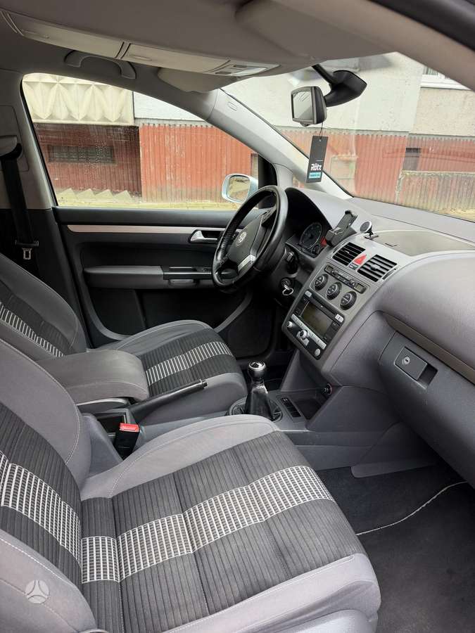 Volkswagen Touran 2009 — photo 7
