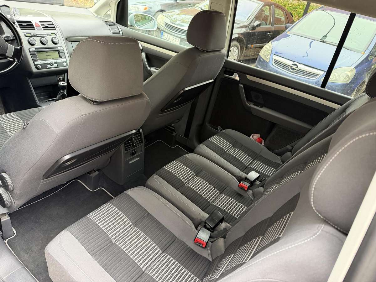 Volkswagen Touran 2009 — photo 8