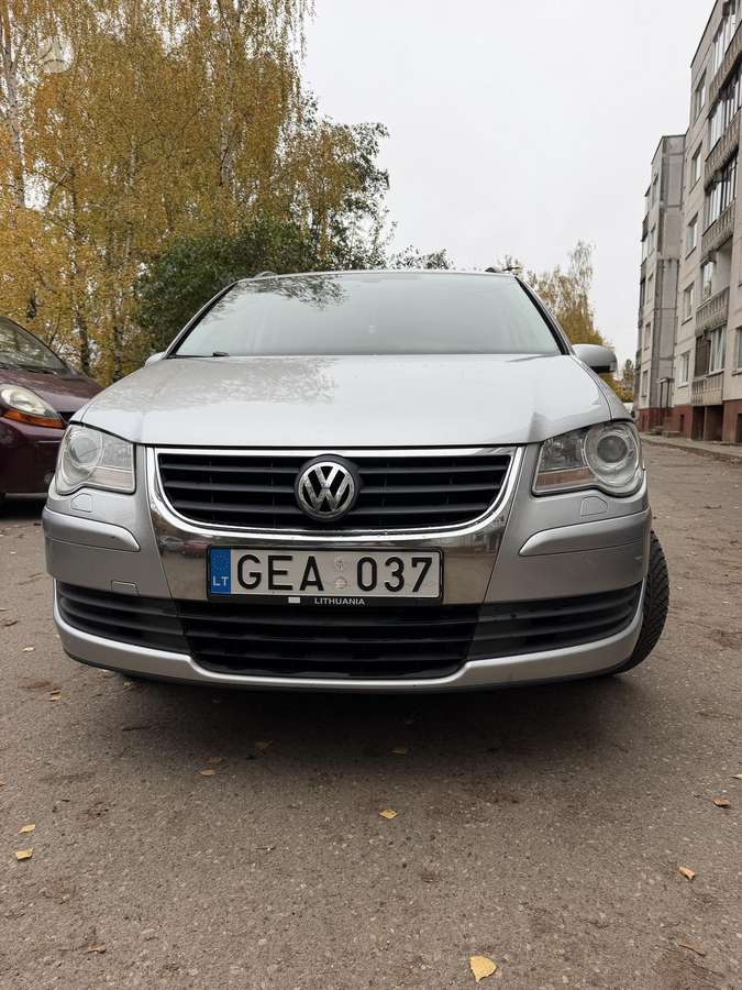 Volkswagen Touran 2009 — photo 9