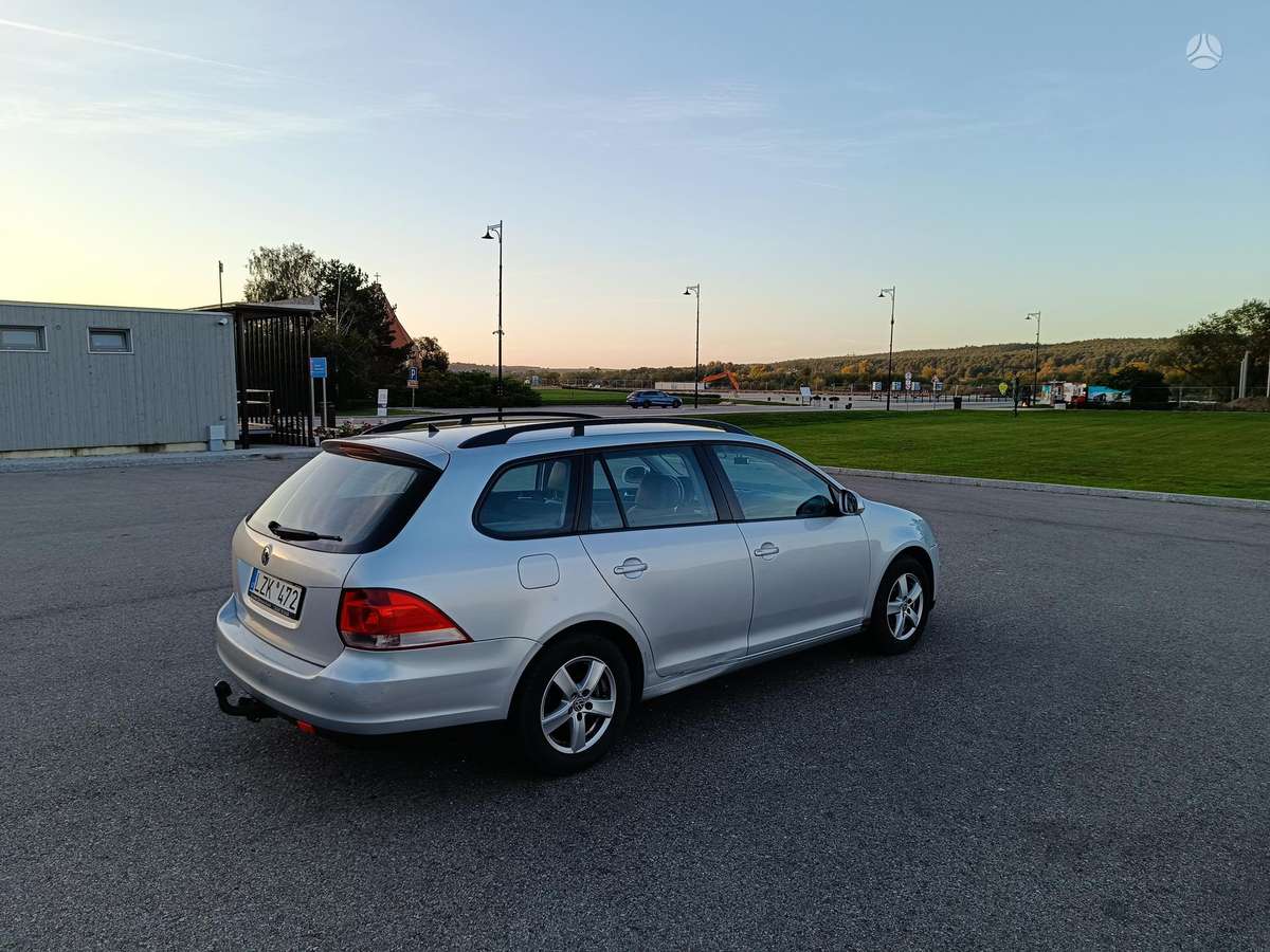 Volkswagen Golf 2009 — вигляд ззаду