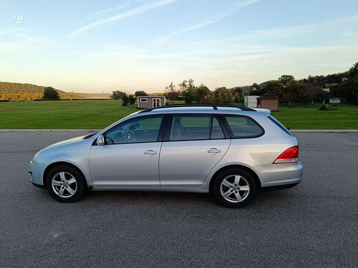 Volkswagen Golf 2009 — двигун 1896 cm³, 105 HP (77kW)