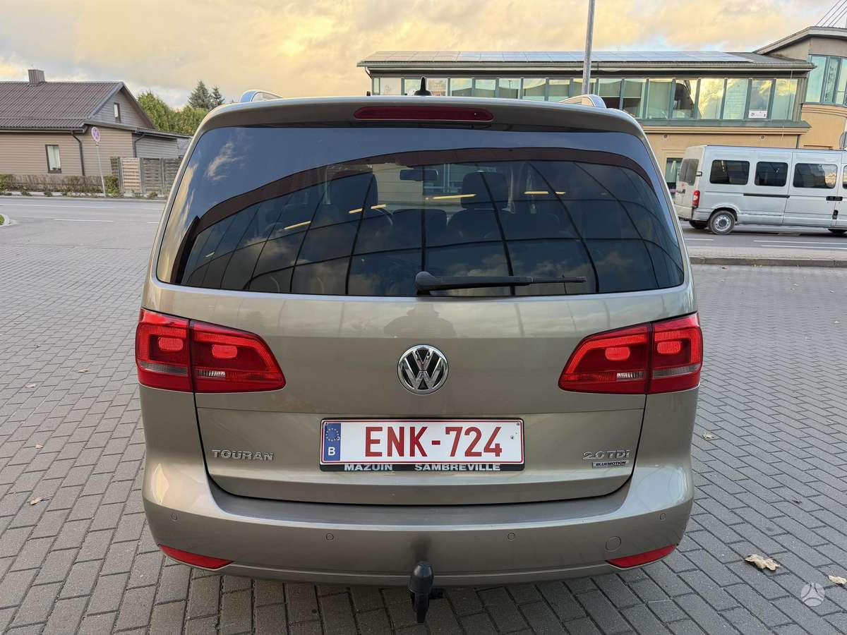 Volkswagen Touran 2013 — engine 1968 cm³, 140 HP (103kW)