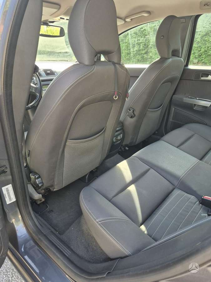 Volvo V50 2006 — photo 13
