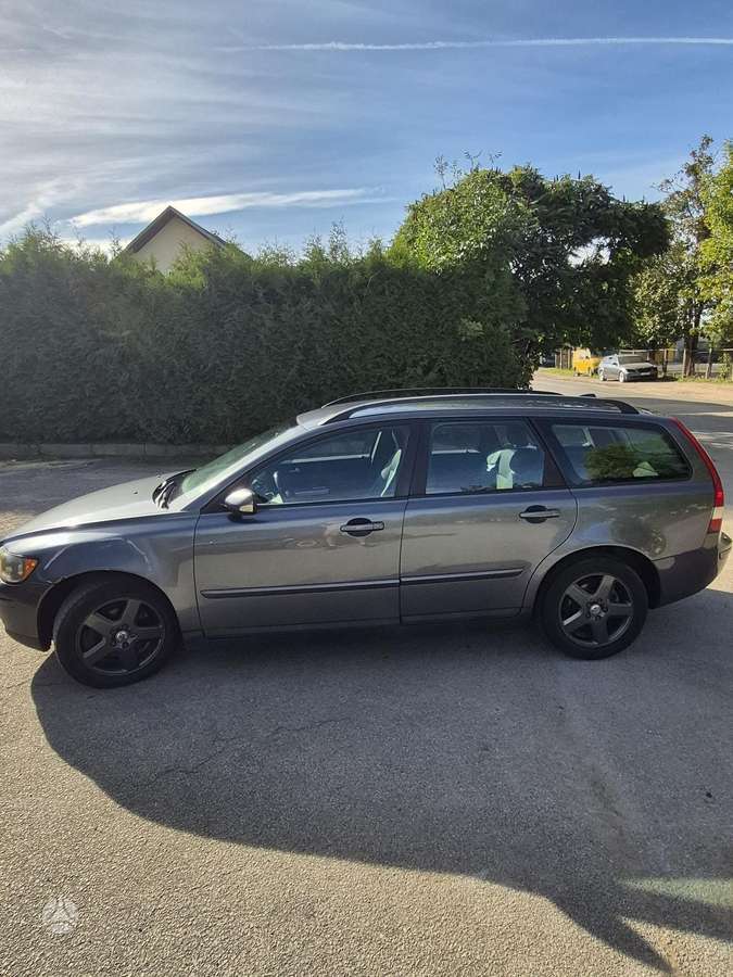Volvo V50 2006 — engine 1560 cm³, 109 HP (80kW)