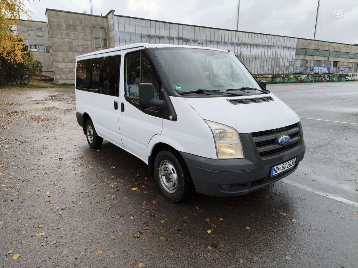 Ford Transit 2010 — салон