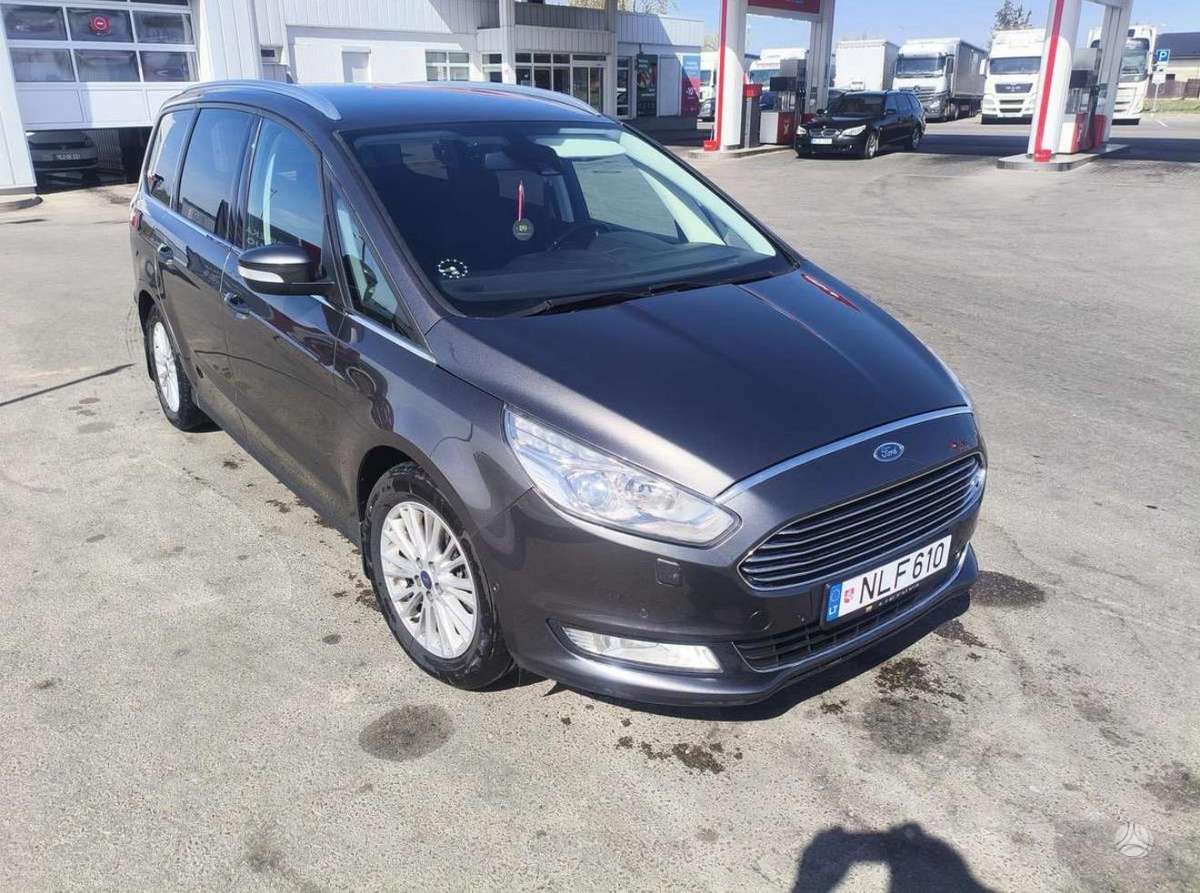 Ford Galaxy 2015 — rear view