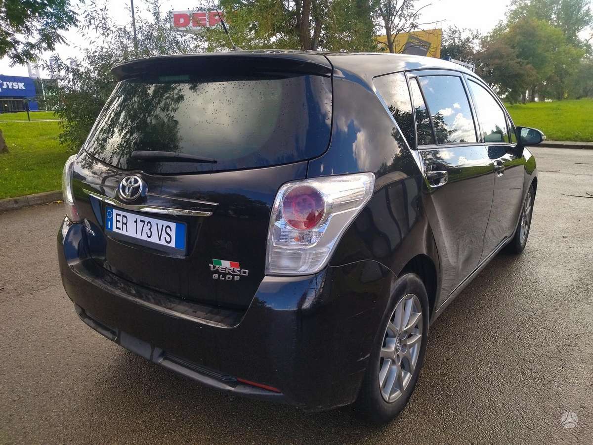 Toyota Verso 2013 — салон
