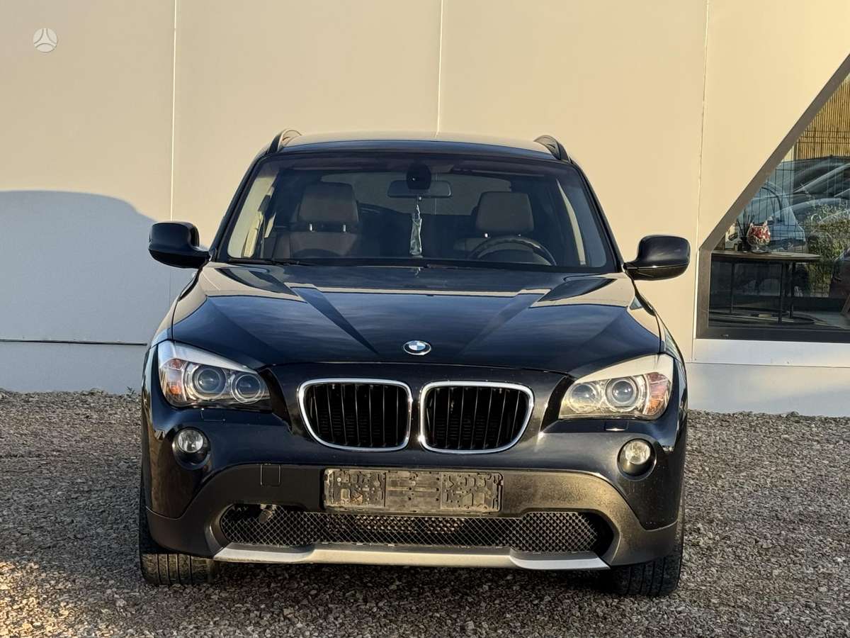 BMW X1 2012 — rear view