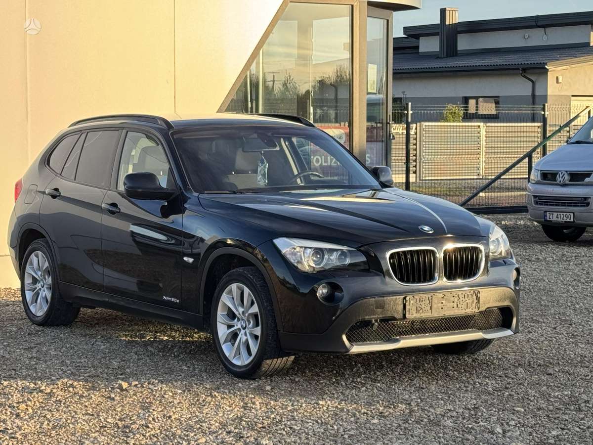 BMW X1 2012 — interior
