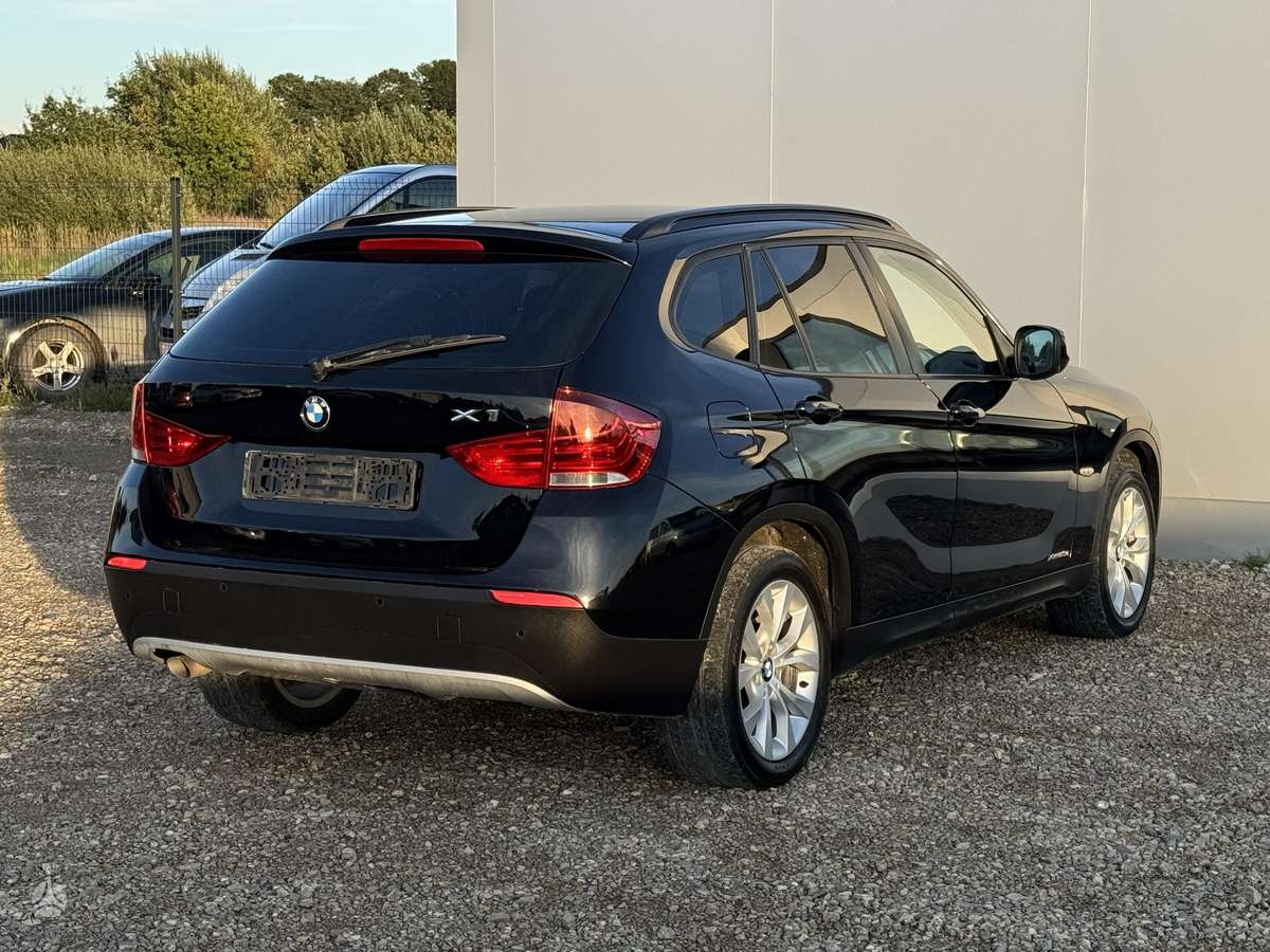 BMW X1 2012 — engine 1995 cm³, 177 HP (130kW)