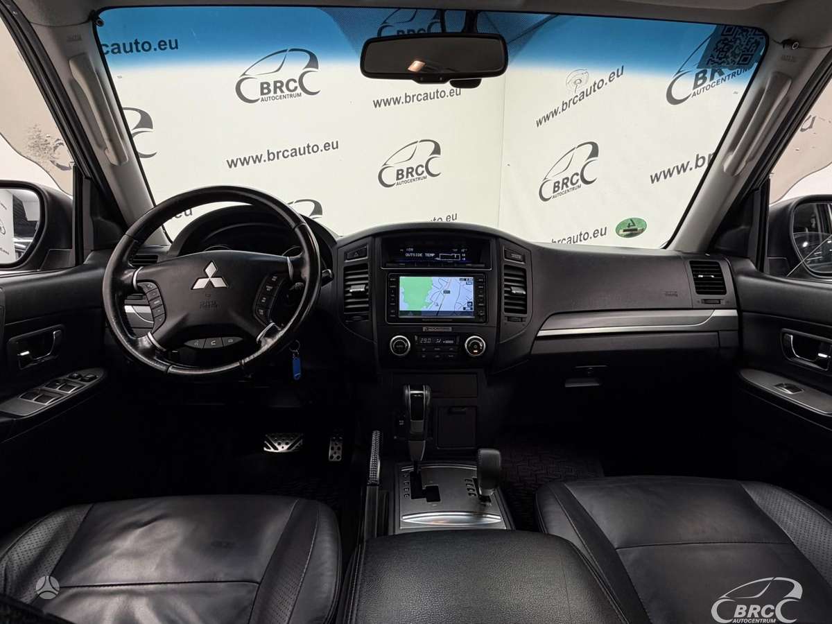 Mitsubishi Pajero 2011 — двигун 3200 cm³, 200 HP (147kW)