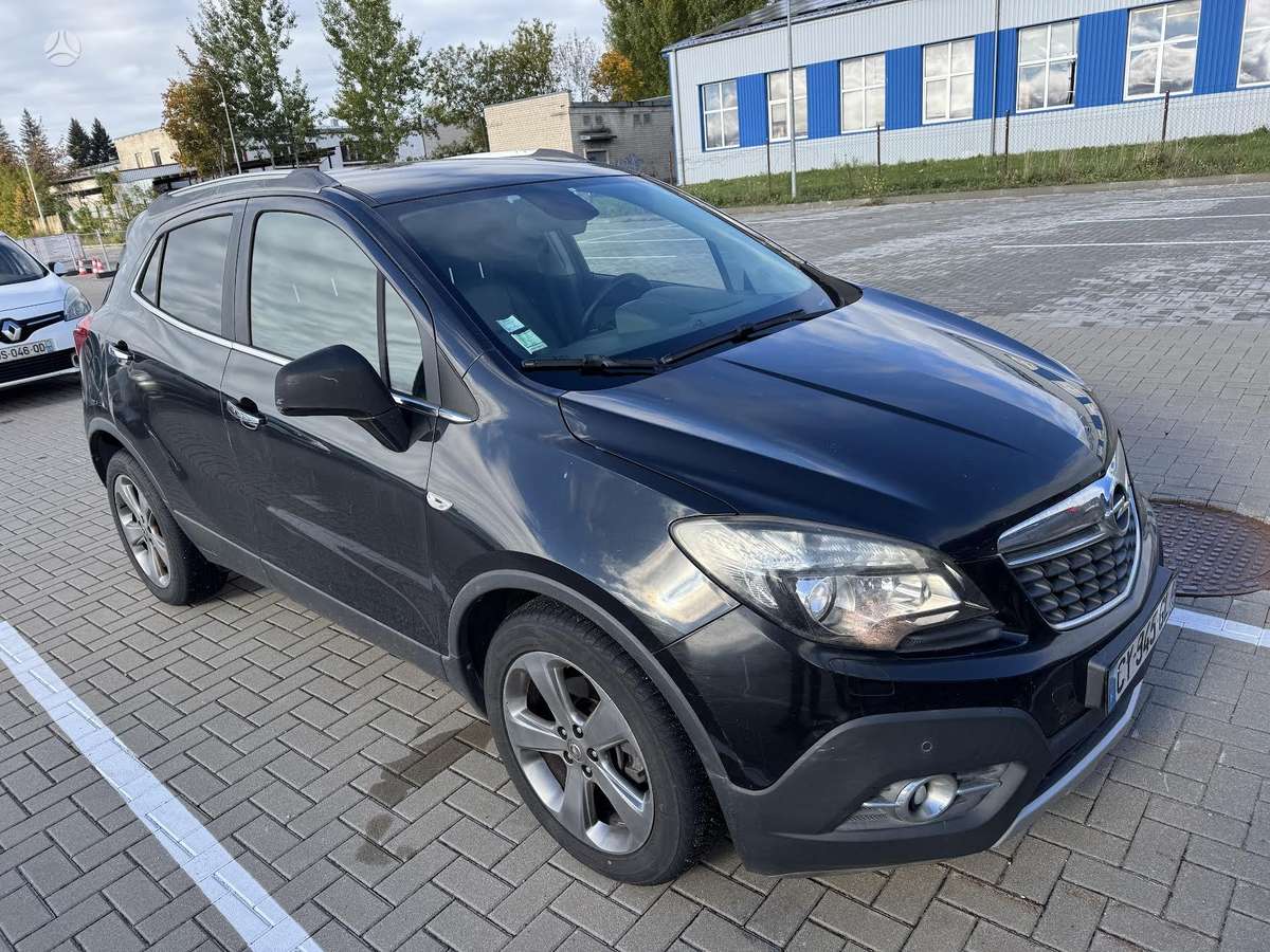 Opel Mokka 2013 — вигляд ззаду