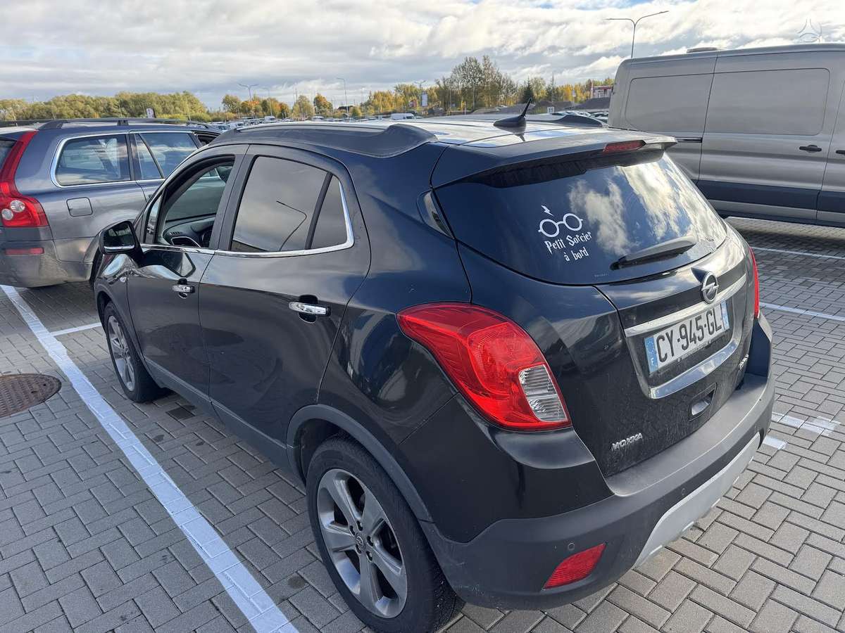Opel Mokka 2013 — салон