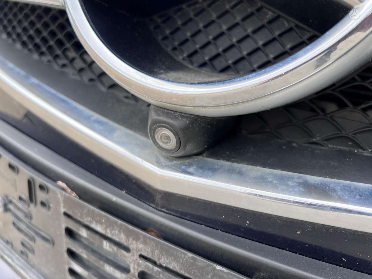 Mercedes-Benz E300 2013 — photo 10