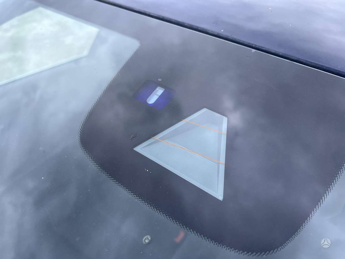 Mercedes-Benz E300 2013 — photo 12