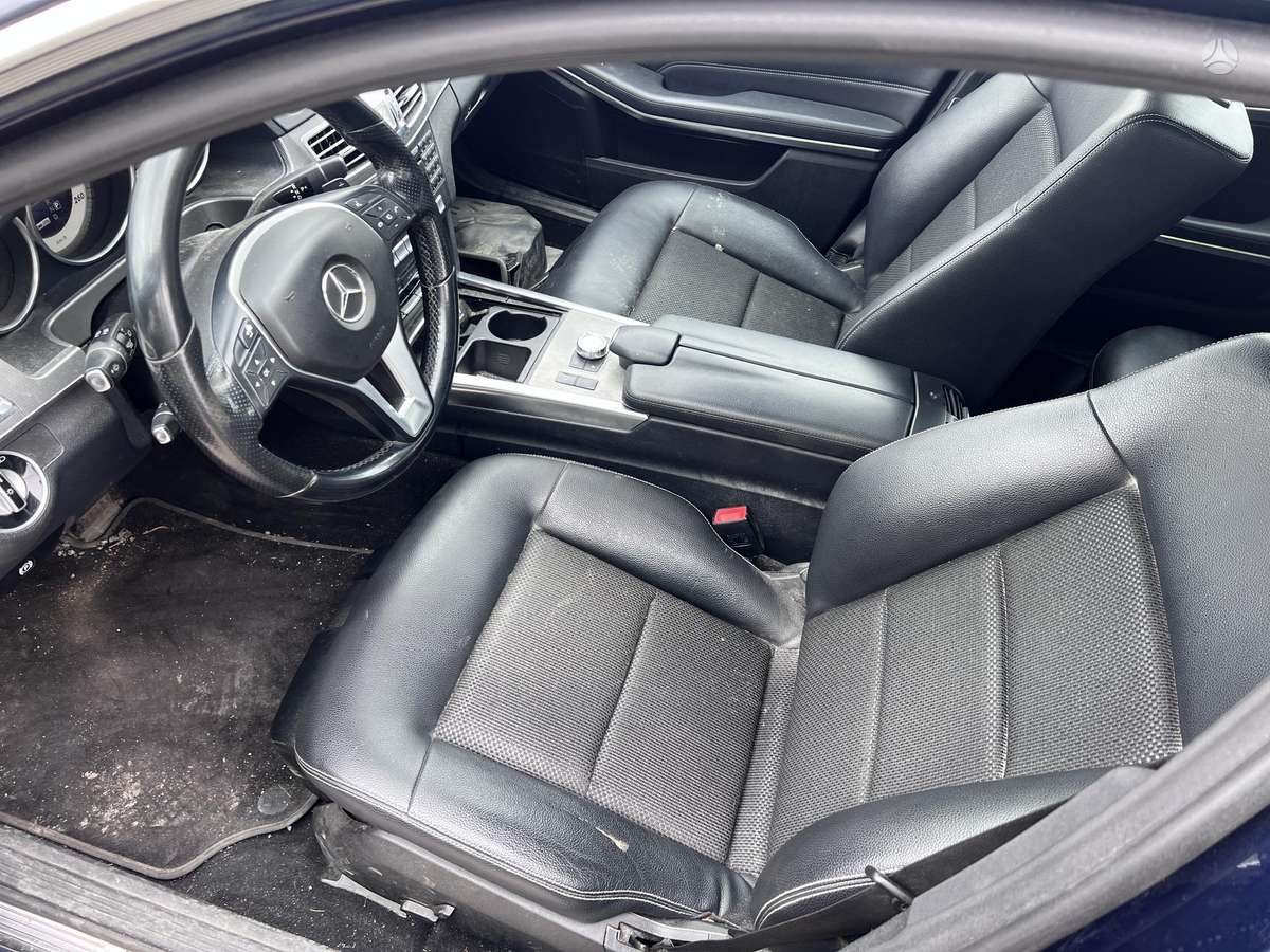 Mercedes-Benz E300 2013 — photo 14