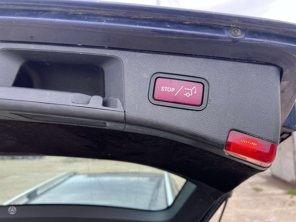 Mercedes-Benz E300 2013 — photo 8