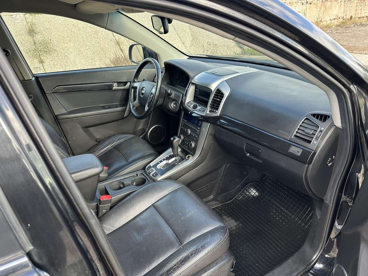 Chevrolet Captiva 2012 — photo 11