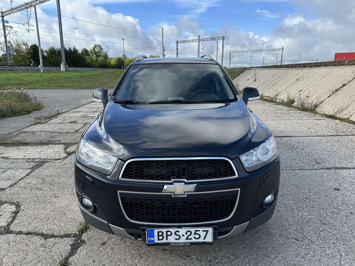 Chevrolet Captiva 2012 — rear view