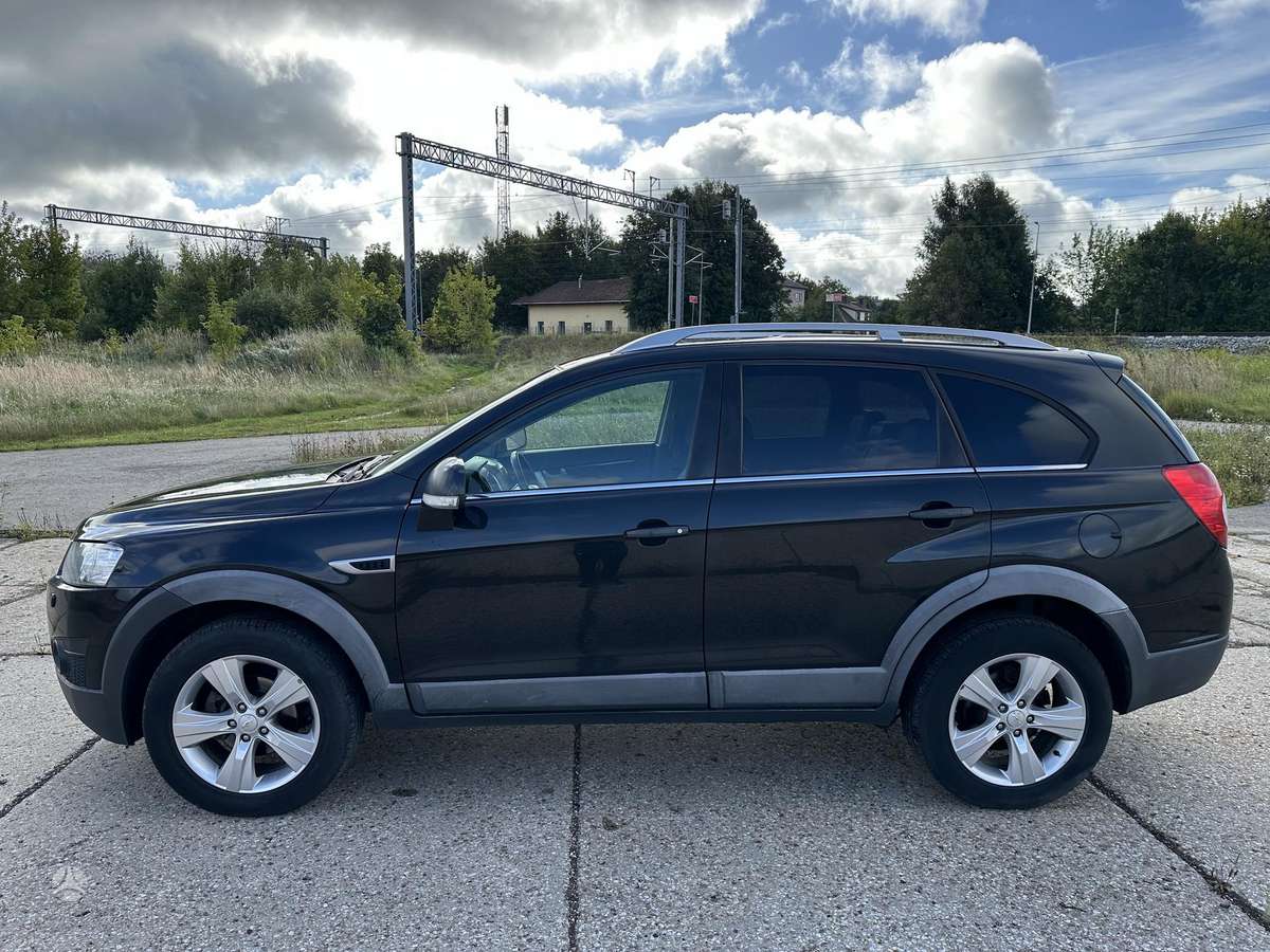 Chevrolet Captiva 2012 — engine 2200 cm³, 184 HP (135kW)