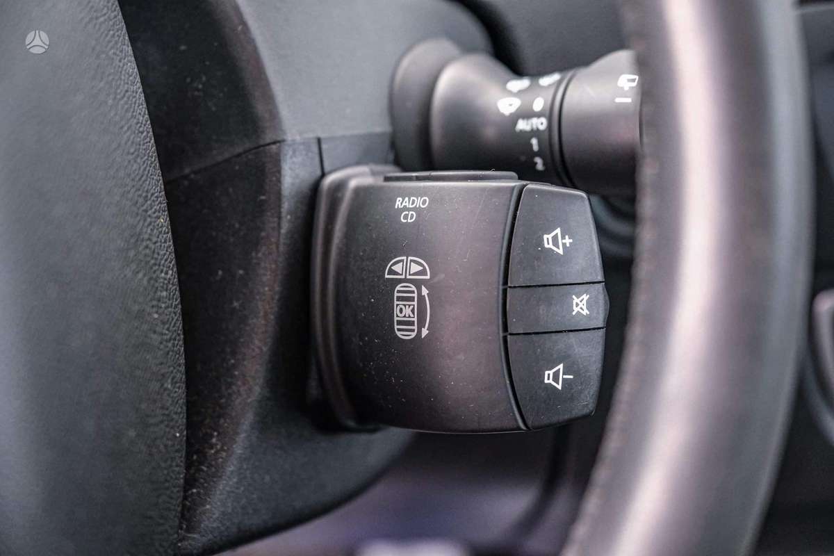 Renault Scenic 2010 — photo 18