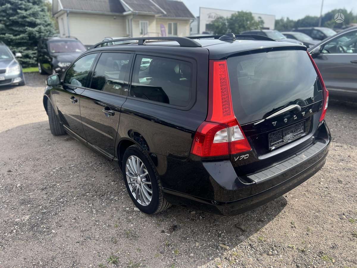 Volvo V70 2008 — двигун 2401 cm³, 185 HP (136kW)