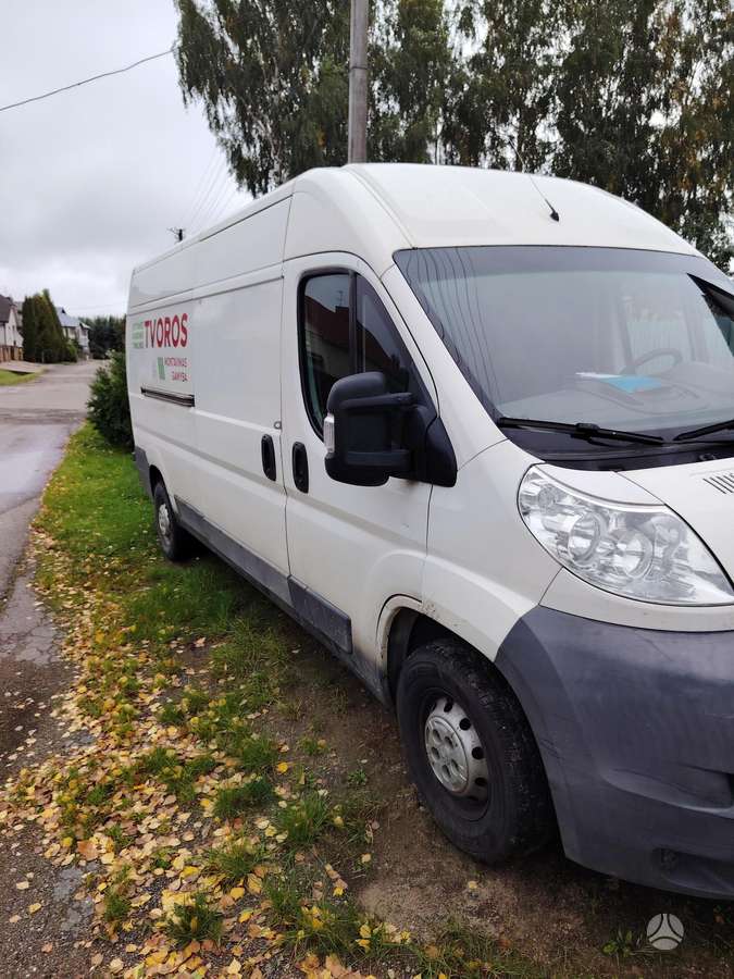 Peugeot Boxer 2011 — вигляд ззаду