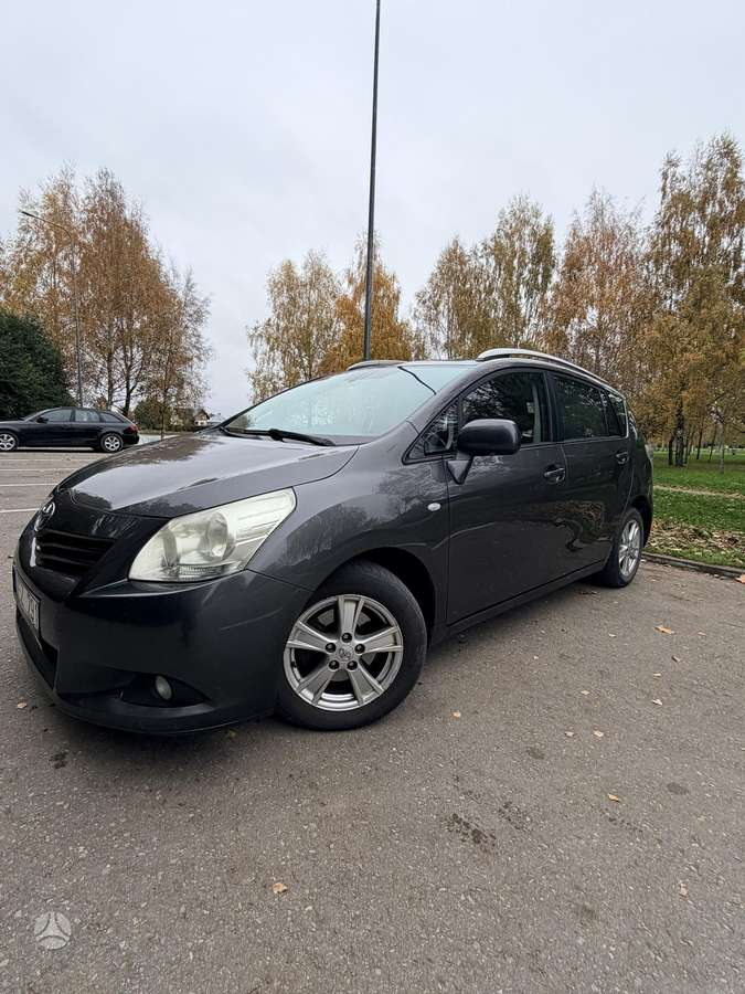 Toyota Verso 2009 — engine 1998 cm³, 126 HP (93kW)