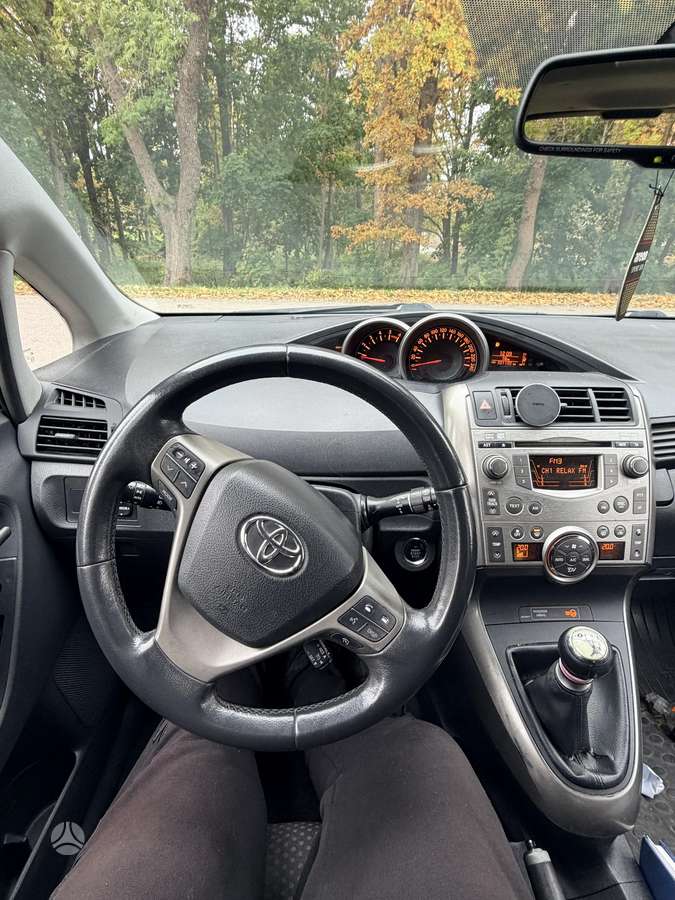 Toyota Verso 2009 — photo 8