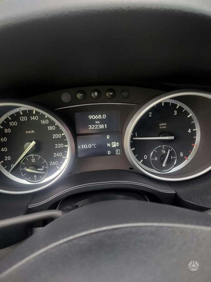 Mercedes-Benz R350 2011 — photo 6