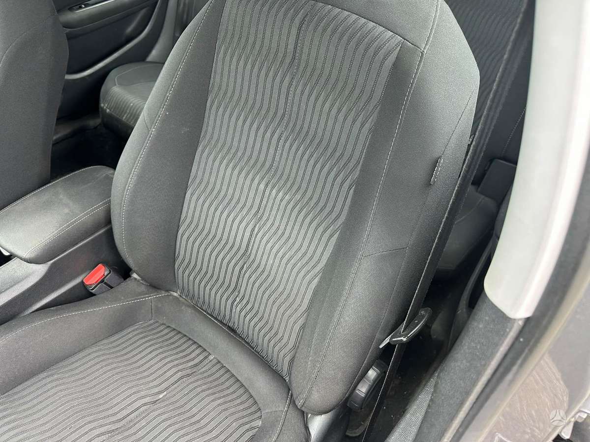 Peugeot 308 2015 — photo 11