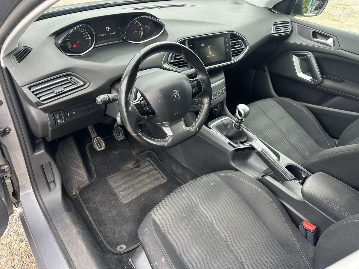 Peugeot 308 2015 — photo 15