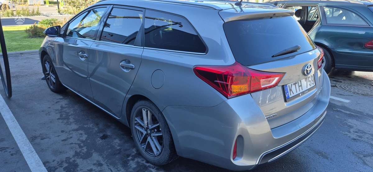 Toyota Auris 2014 — photo 6