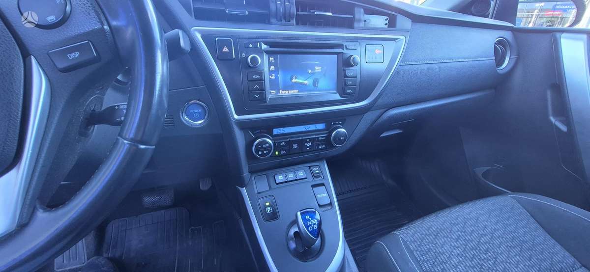 Toyota Auris 2014 — photo 7