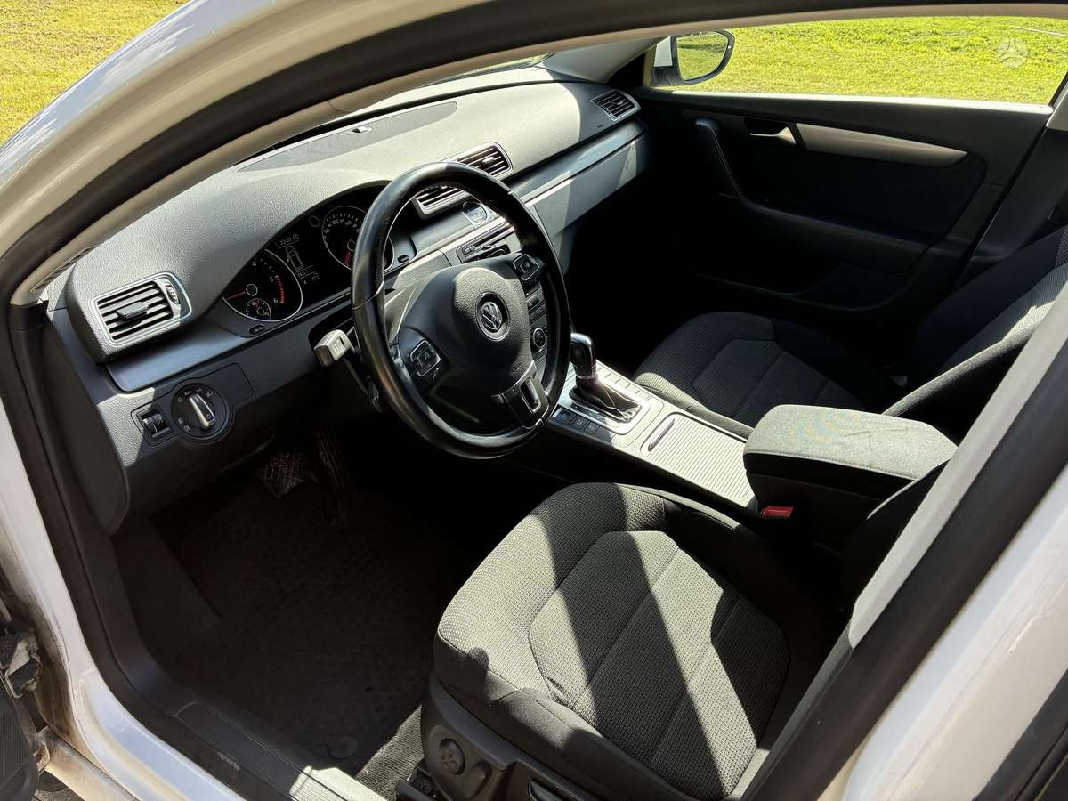 Volkswagen Passat 2013 — photo 19