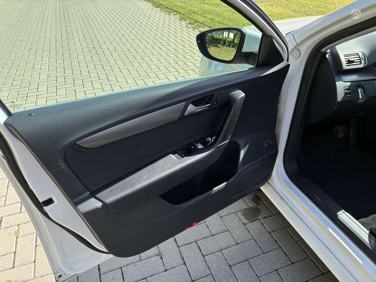 Volkswagen Passat 2013 — photo 20