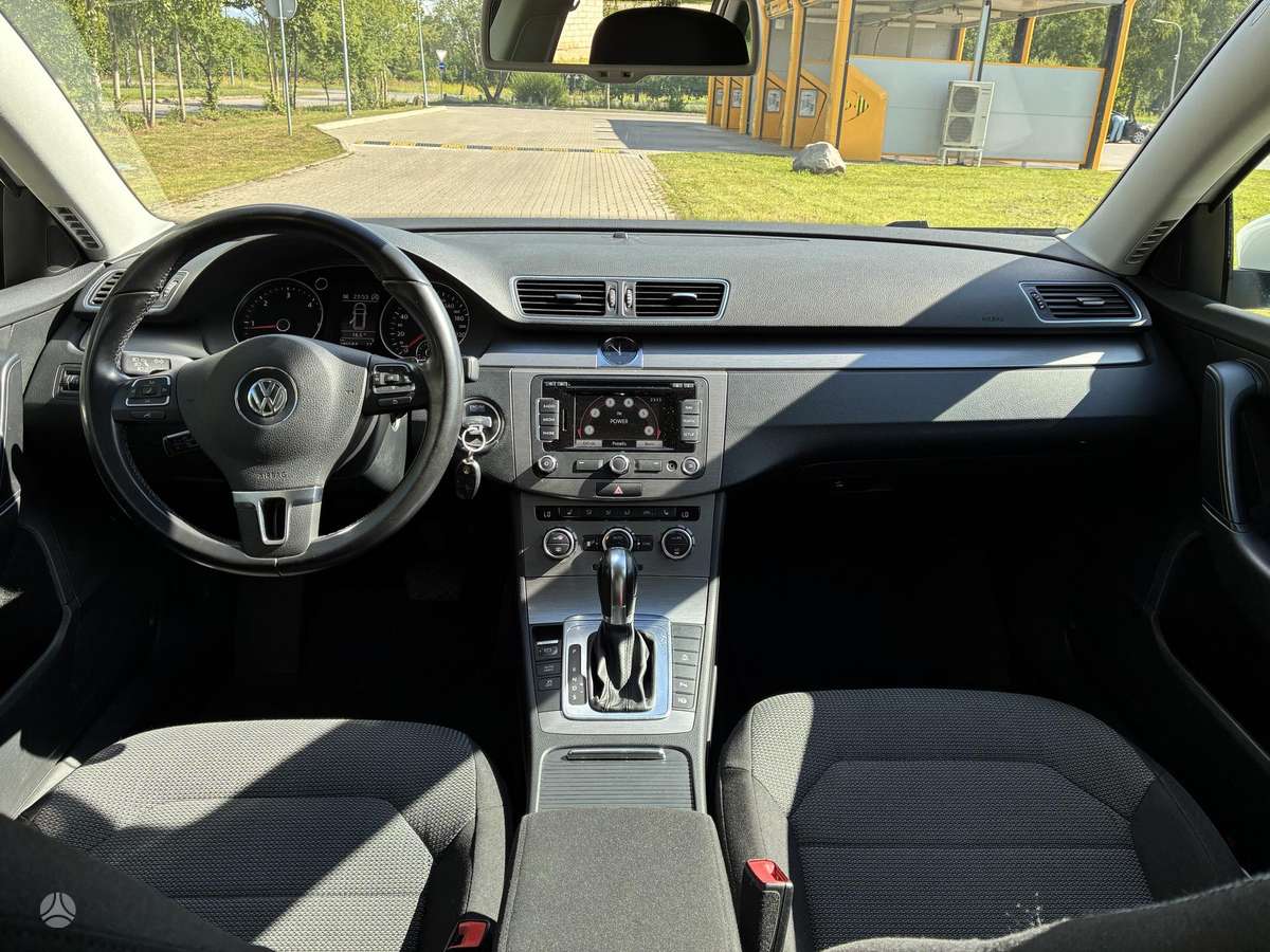 Volkswagen Passat 2013 — photo 25